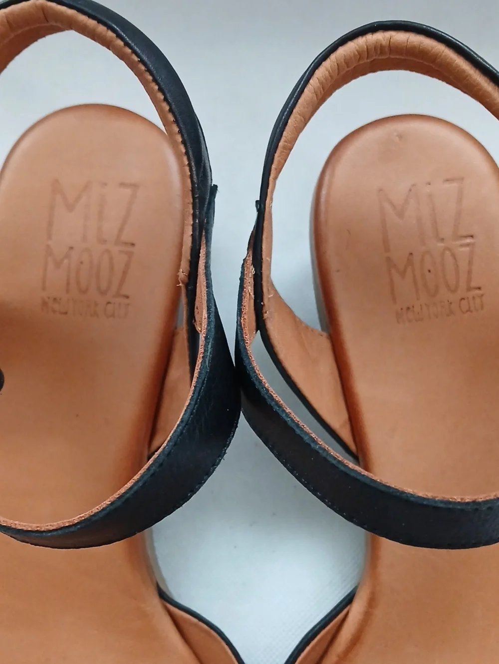 Miz Mooz Womens 41 Kacie Black Leather Sandals Crossover Ankle Strap Block Heel